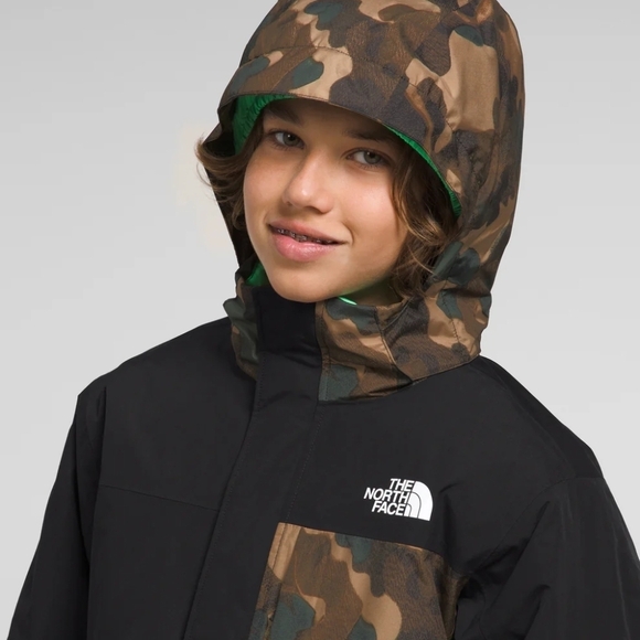 The North Face Kids Camo and Black Jacket - Picture 4 of 8